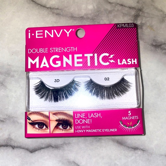 Other - NWT - host pick 🥳-Magnetic lashes 🤩